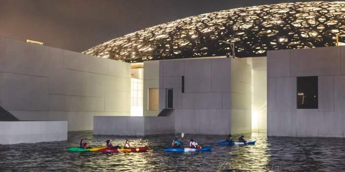 KAYAK FULL MOON AU LOUVRE