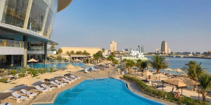 DEJEUNER ET POOL ACCESS AU CONRAD HOTEL