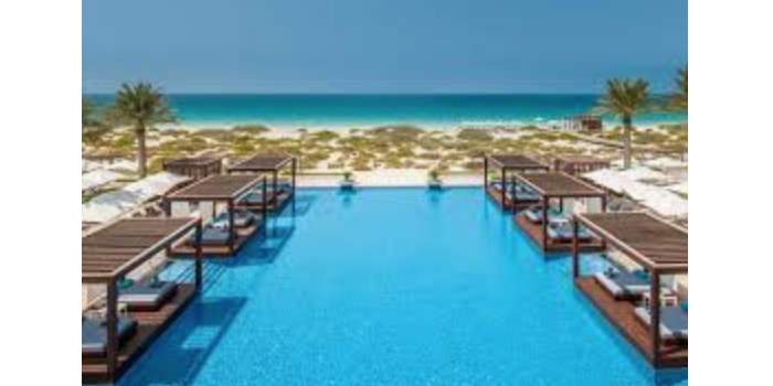 Tuesday Ladies au Saadiyat Beach Club