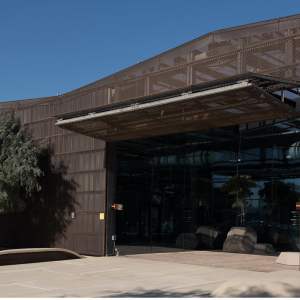 EXPOSITIONS TEMPORAIRES - WAREHOUSE 421